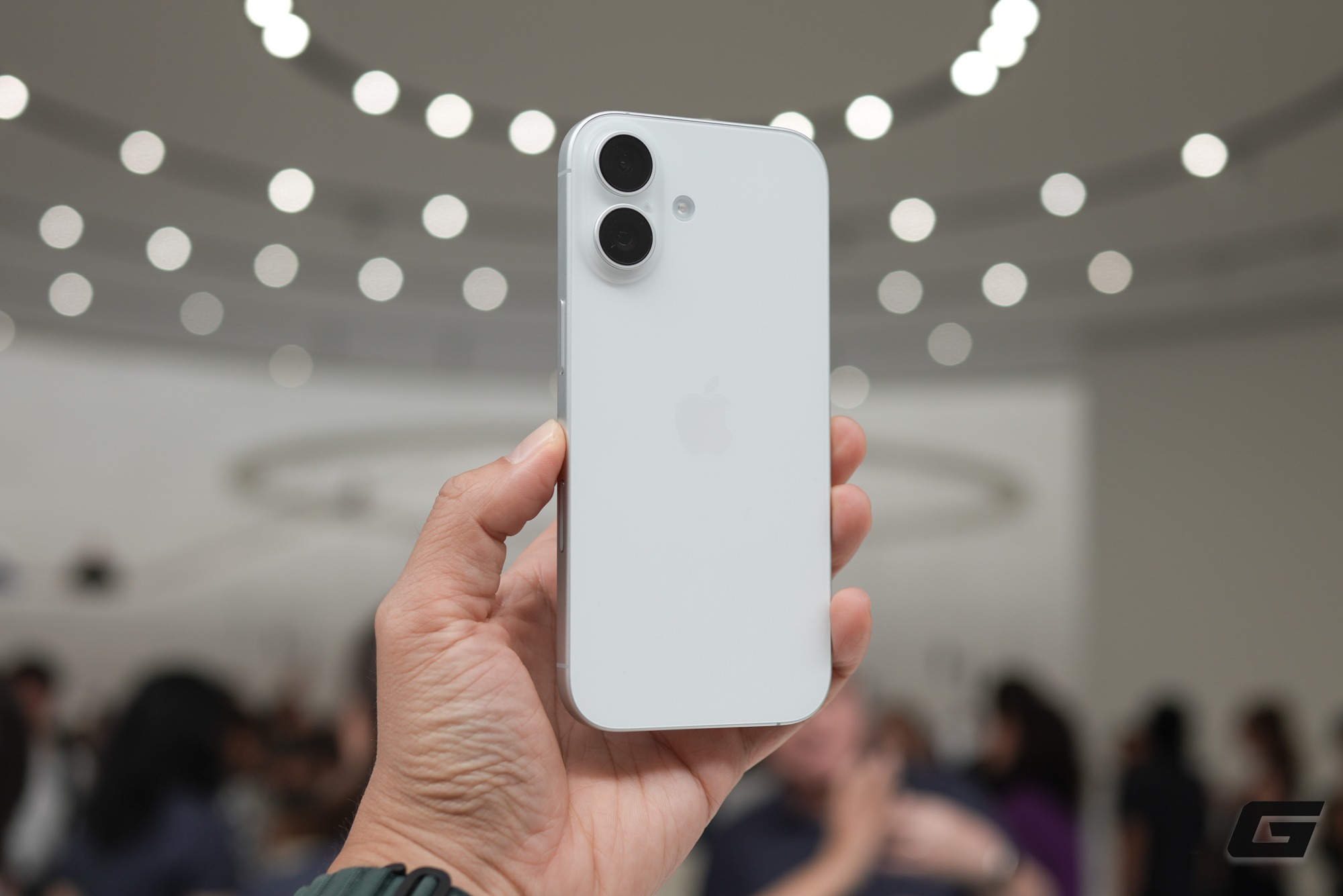 Một năm tôi dùng iPhone 16: Máy chính nhỏ gọn thực dụng đúng nghĩa, nhưng cũng có Một năm tôi dùng iPhone 16: Máy chính nhỏ gọn thực dụng đúng nghĩa, nhưng cũng có