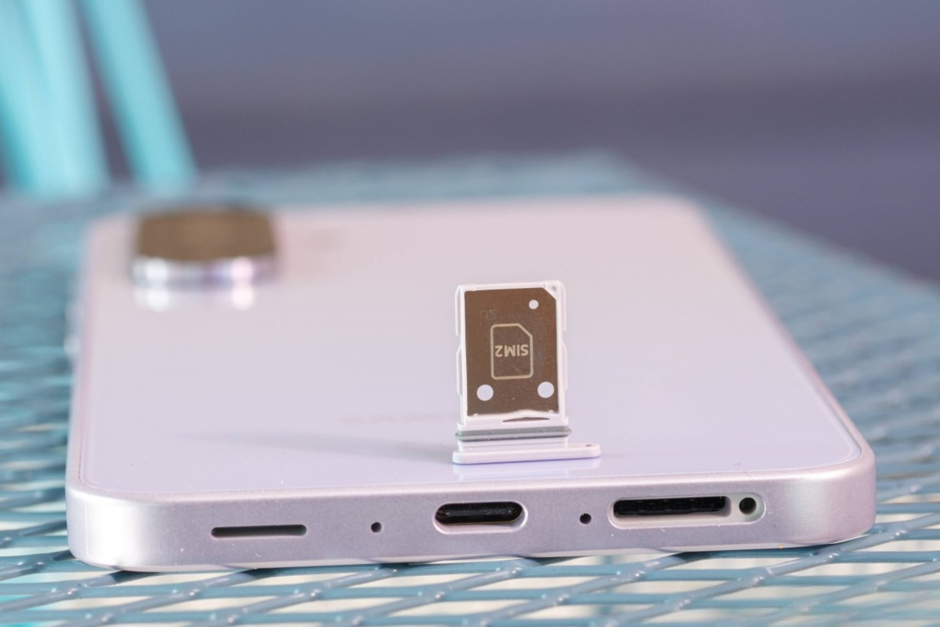 Chiếc smartphone là "vua tầm trung" đang cháy hàng vì quá "sang xịn", mạnh mẽ vượt iPhone 16 mà giá bình dân samsung galaxy a36