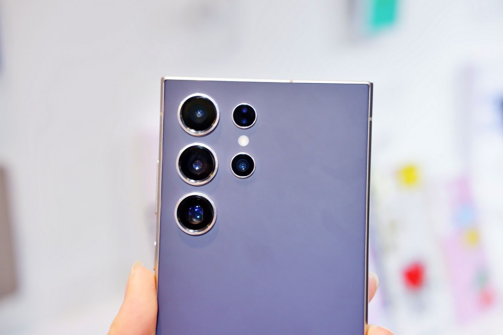 Rẻ hơn tới 13 triệu, camera, AI xịn ăn đứt iPhone 16 Pro Max top-4-ly-do-nen-mua-galaxy-s24-4-1705505698.jpeg