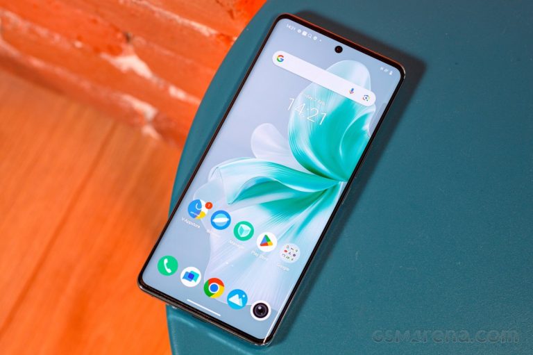 ‘Hoa hậu Android’ vivo V30 giá chỉ bằng 2/3 Galaxy S25 nhưng màn hình còn mượt hơn iPhone 16