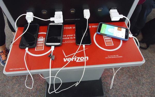 iPhone 15 Pro Max và iPhone 16 Plus hạ giá, 4 số điện thoại lừa đảo 1760030080 377 iphone 1