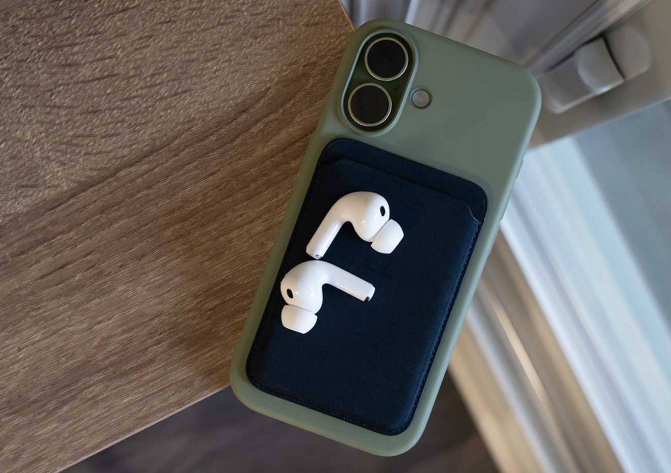 Tại sao nên bỏ qua iPhone 17 để mua iPhone 16 Pro? iPhone 17 kèm bao da và Airpods Pro 3