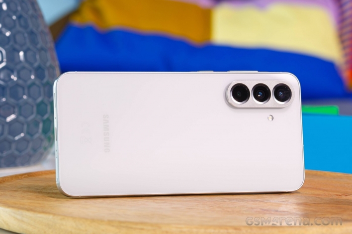 Bảng giá iPhone 16 Pro, Galaxy A56 5G hấp dẫn, Redmi Note 14 Pro+ giảm sâu galaxy 14