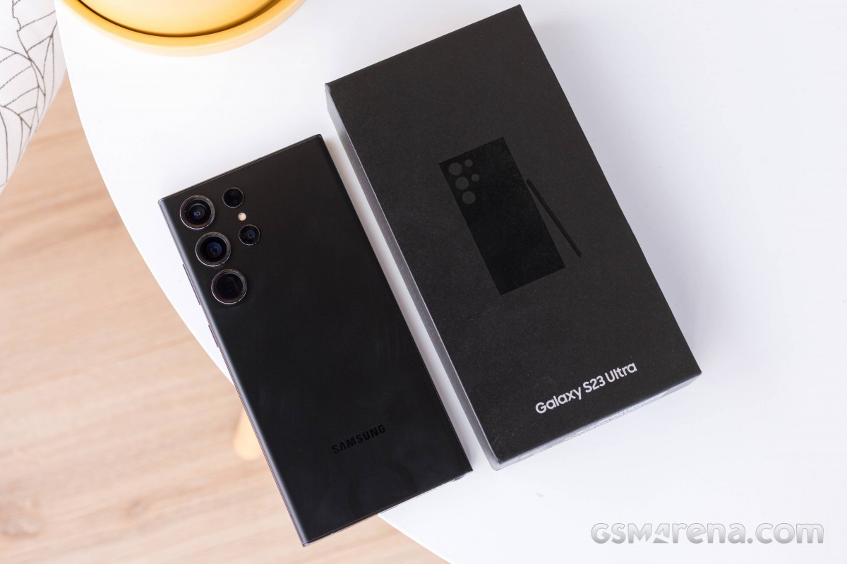 Đây là flagship màn cong cuối cùng của Samsung, trang bị vẫn cực chất lượng, giá rẻ như iPhone 16 galaxy-s23-ultra-1-1682651957.jpg