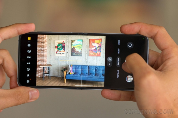 Galaxy Z Flip6 giá rẻ chưa từng có, AI xịn bỏ xa iPhone 16, smartphone gập được lòng phái đẹp galaxy z flip6 17