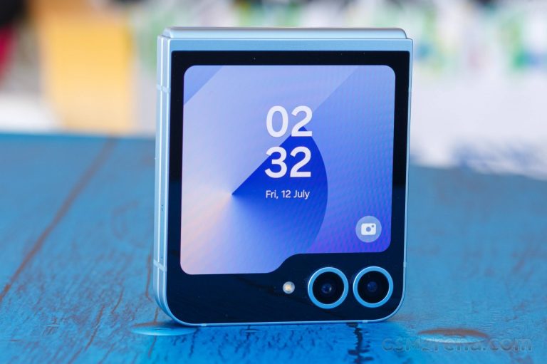 Galaxy Z Flip6 giá rẻ chưa từng có, AI xịn bỏ xa iPhone 16, smartphone gập được lòng phái đẹp