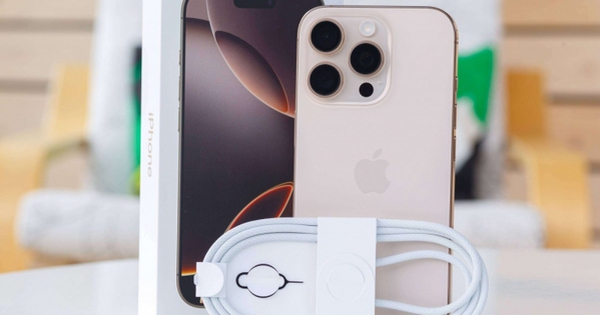 Giá iPhone 16, iPhone 16 Pro mới nhất hạ sâu chưa từng thấy, xịn chẳng kém iPhone 17 nhưng rẻ hơn rất nhiều