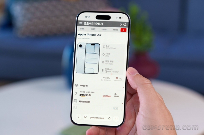 iPhone 17e lộ diện, iPhone 11 Pro cũ siêu rẻ, Galaxy S24 Ultra đại hạ giá iphone 16