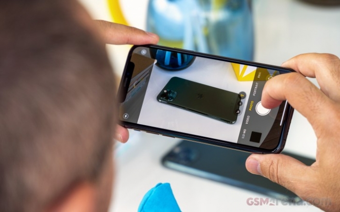 iPhone 17e lộ diện, iPhone 11 Pro cũ siêu rẻ, Galaxy S24 Ultra đại hạ giá iphone 4