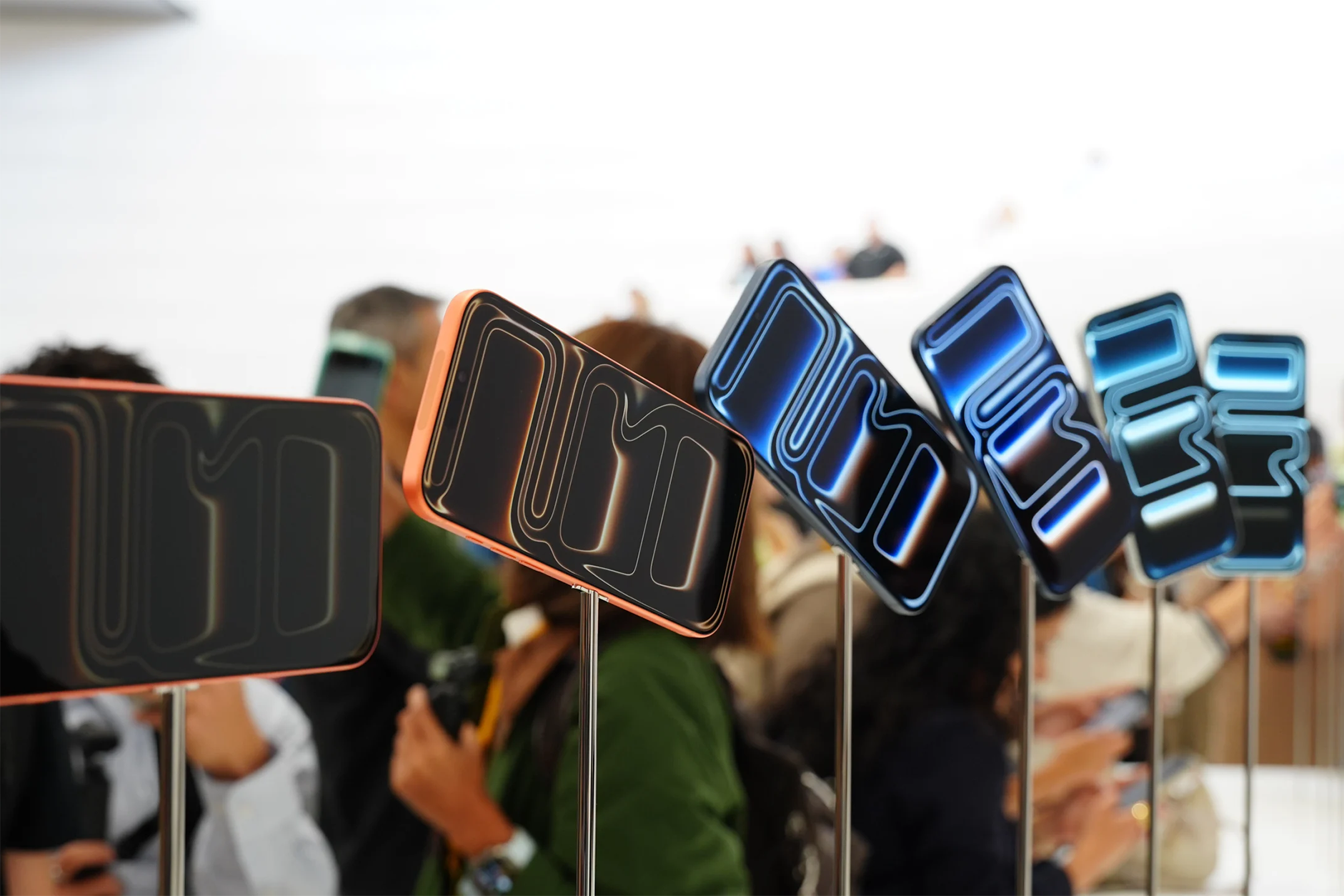 Fan đổ xô vào iPhone 17 Pro Max, sức hút vượt xa 16 Pro Max iPhone tốt nhất năm 2025: Hàng triệu người sẽ lựa chọn mẫu giá hời