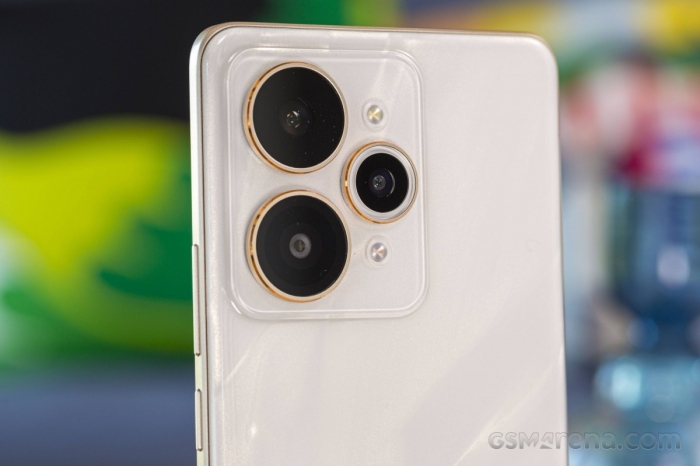 Đây là chiếc điện thoại dưới 15 triệu có camera xịn như Galaxy S25, pin trâu, AI xịn ‘ăn đứt’ iPhone realme 11