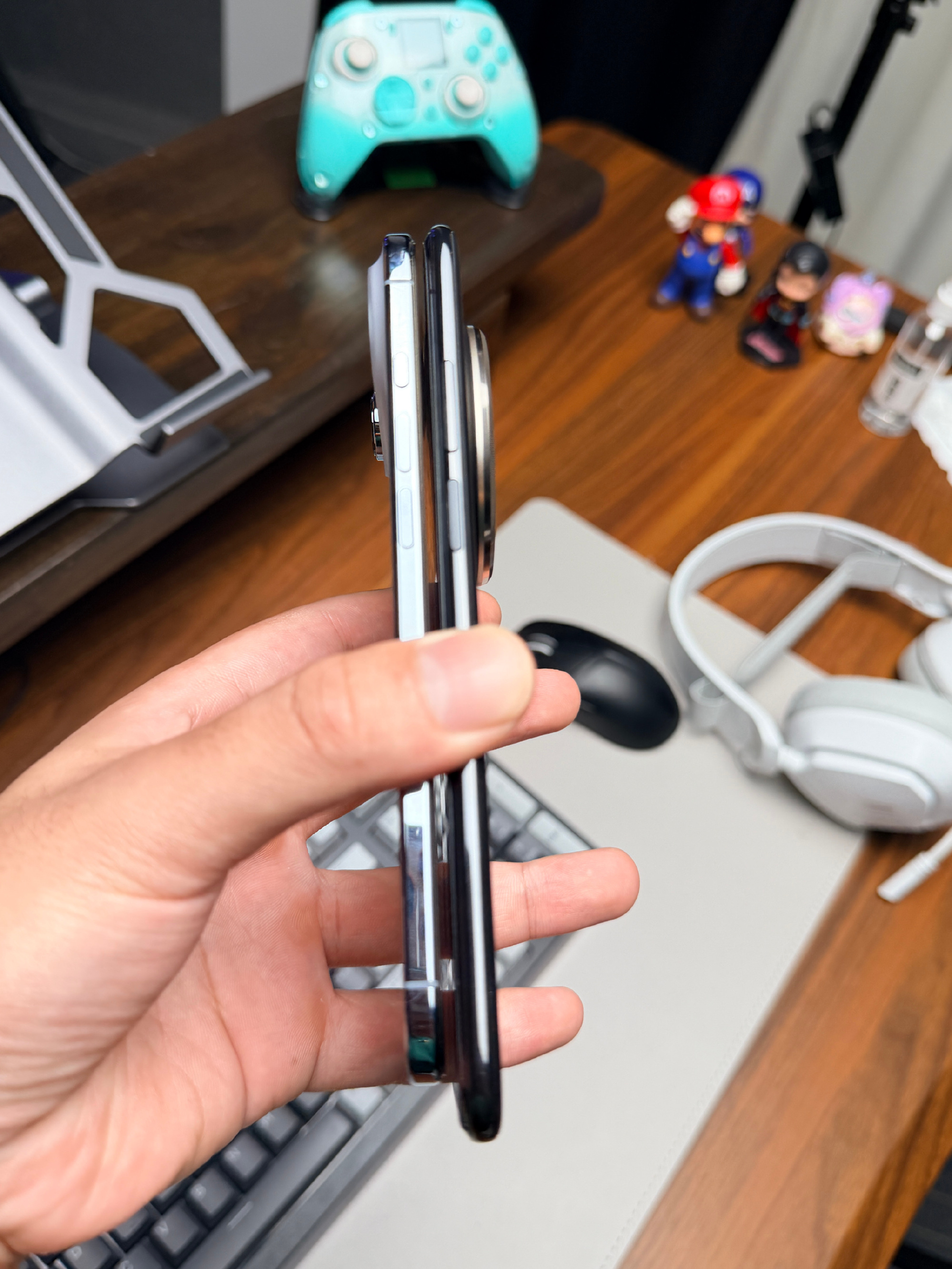 Pin to gấp đôi, có tận 3 camera Huawei ra mắt điện thoại siêu mỏng giá bằng nửa iPhone Air nhưng trông lạ lắm: Pin to gấp đôi, có tận 3 camera - Ảnh 7.