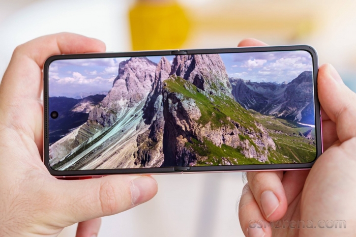 OPPO Find N3 Flip 13