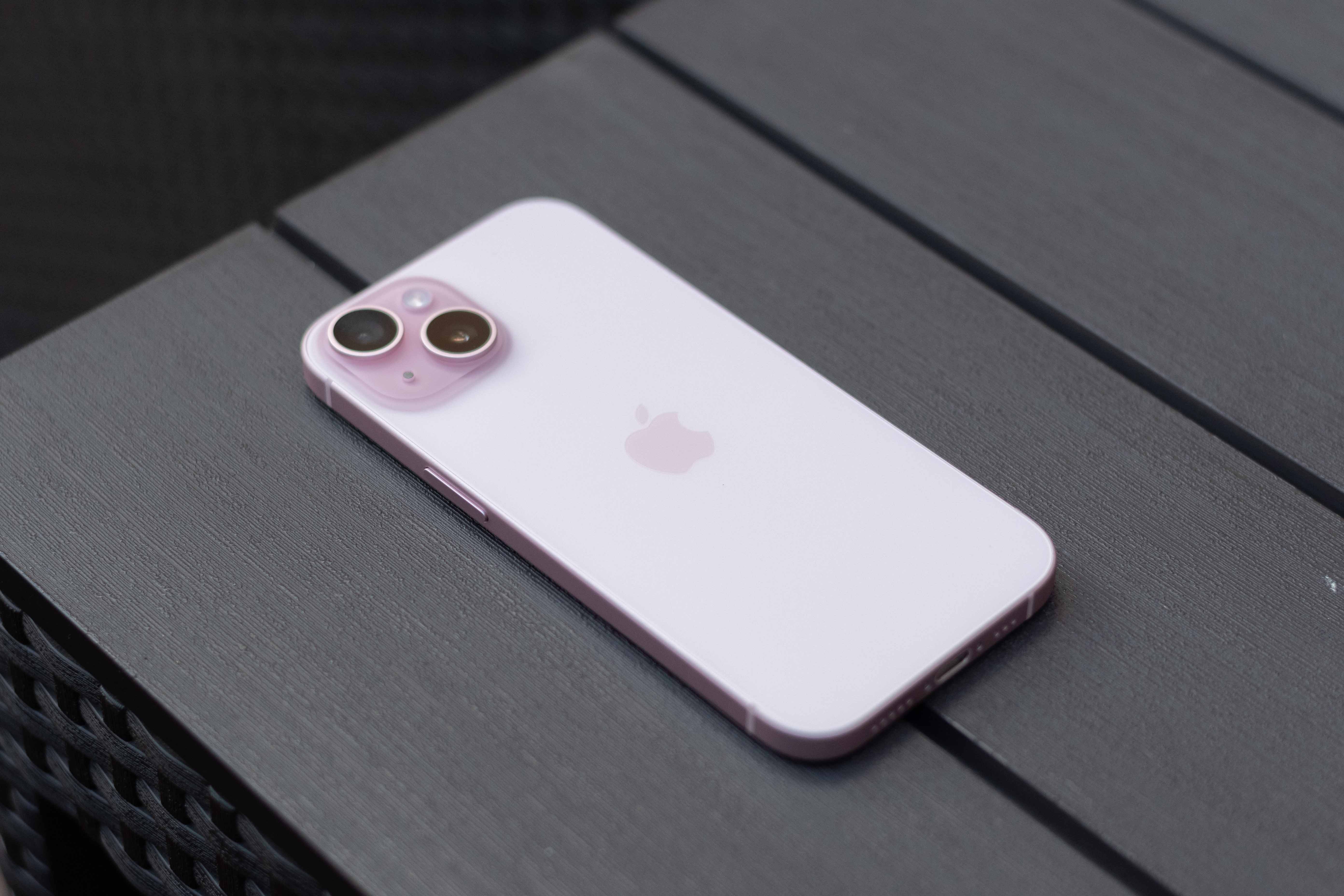 Black Friday tại MP.cz đã giảm giá những chiếc iPhone 16 và 15 tuyệt vời! Và đó chưa phải là tất cả – Jablíčkář.cz iPhone 15 LsA 2