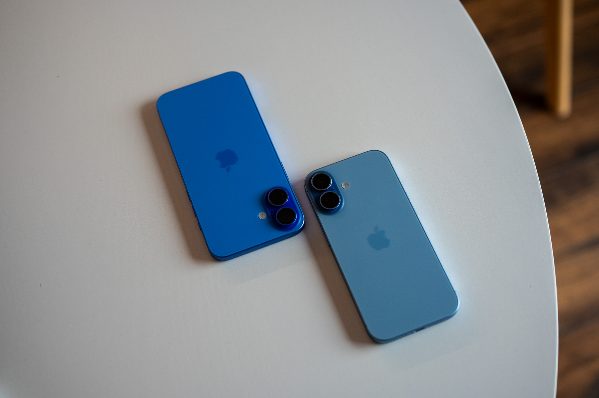 iPhone 16 đấu với iPhone 17