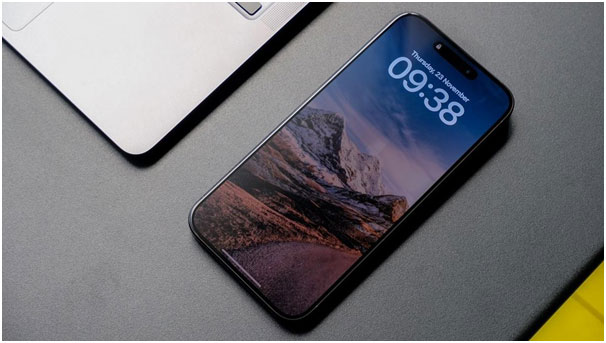 iPhone 15 Pro Max có màn hình siêu mượt.