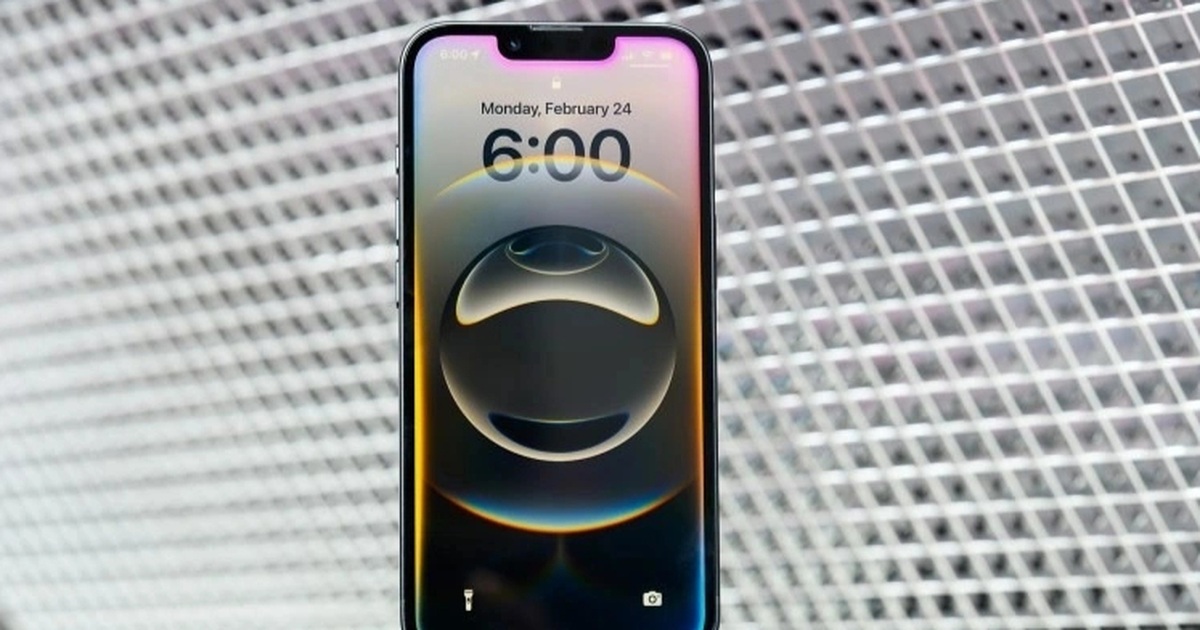 iphone 16e theverge cropped cropped 1763477041053