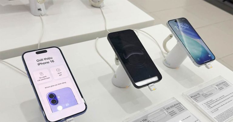 iPhone 17 rớt giá chưa từng có; giá iPhone 16 giảm sâu