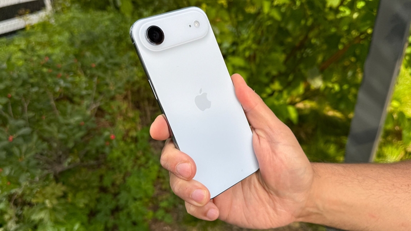 iPhone 16 Pro Max có nên lên iPhone Air? Giải đáp chi tiết iPhone 16 Pro Max có nên lên iPhone Air 2