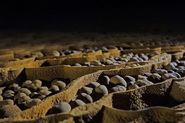 Bí ẩn về sự hình thành của những 'viên ngọc’ trong hang động lớn nhất thế giới Ngọc hang động Bí ẩn về sự hình thành của những 'viên ngọc’ trong hang động lớn nhất thế giới- Ảnh 3.