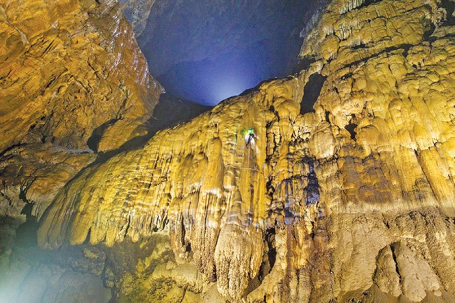 Hang Sơn Đoòng được lựa chọn làm bối cảnh chính trong phim điện ảnh Bollywood. Hang Sơn Đoòng được lựa chọn làm bối cảnh chính trong phim điện ảnh Bollywood.