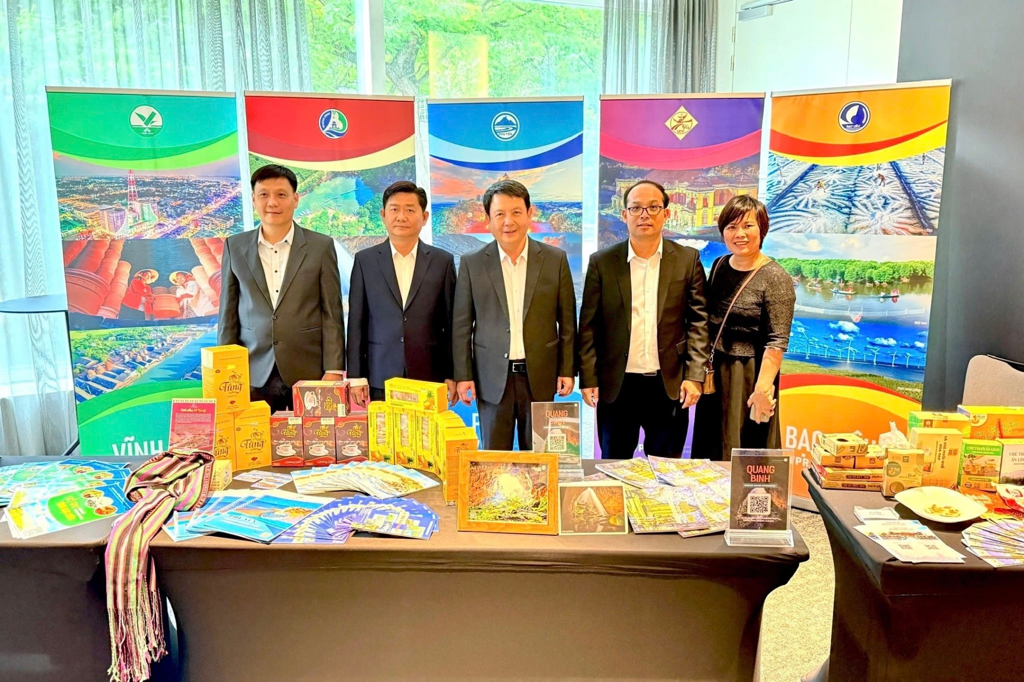 Quảng Bình xúc tiến đầu tư và quảng bá du lịch tại Bỉ z6681145088389_63404589a21a59c6fb5783d16af75f86.jpg