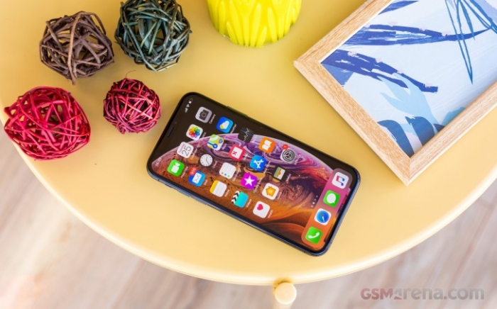 iphone xs 2