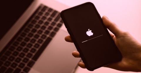 Người dùng iPhone 15, 16, 17 nên tắt ngay tính năng này trên iOS 26