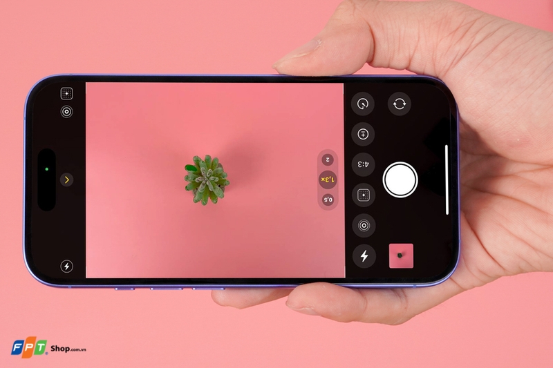 Chiếc flagship nào mang đến trải nghiệm tốt hơn trong năm 2025? so sánh OPPO Find X8 và iPhone 16 4b.jpg