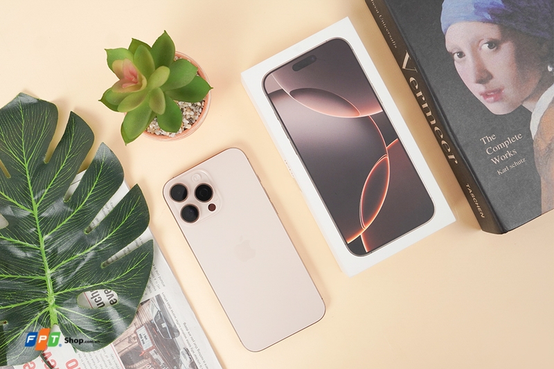 so sánh Sony Xperia 1 VII và iPhone 16 Pro Max 1b.jpg