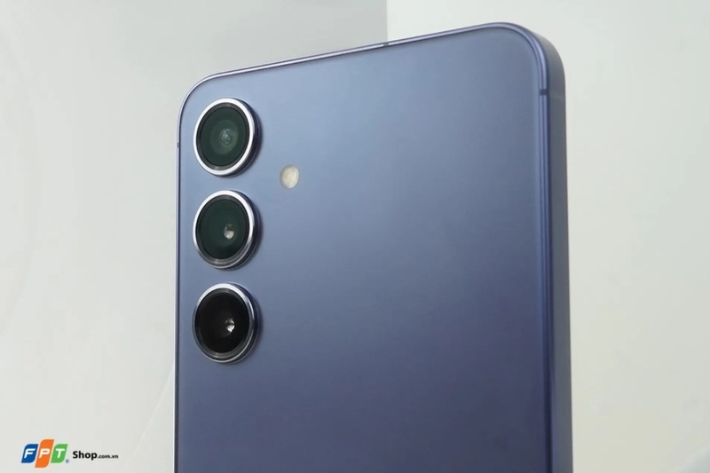 So sánh iPhone 16 Plus và S24 Plus hình 8