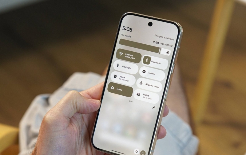 Thiết kế, hiệu năng và camera So sánh Pixel 10 Pro và iPhone 16 Pro 7
