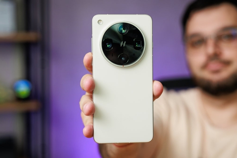 So sánh OPPO Find X8 Ultra và iPhone 16 Pro Max chi tiết - 1