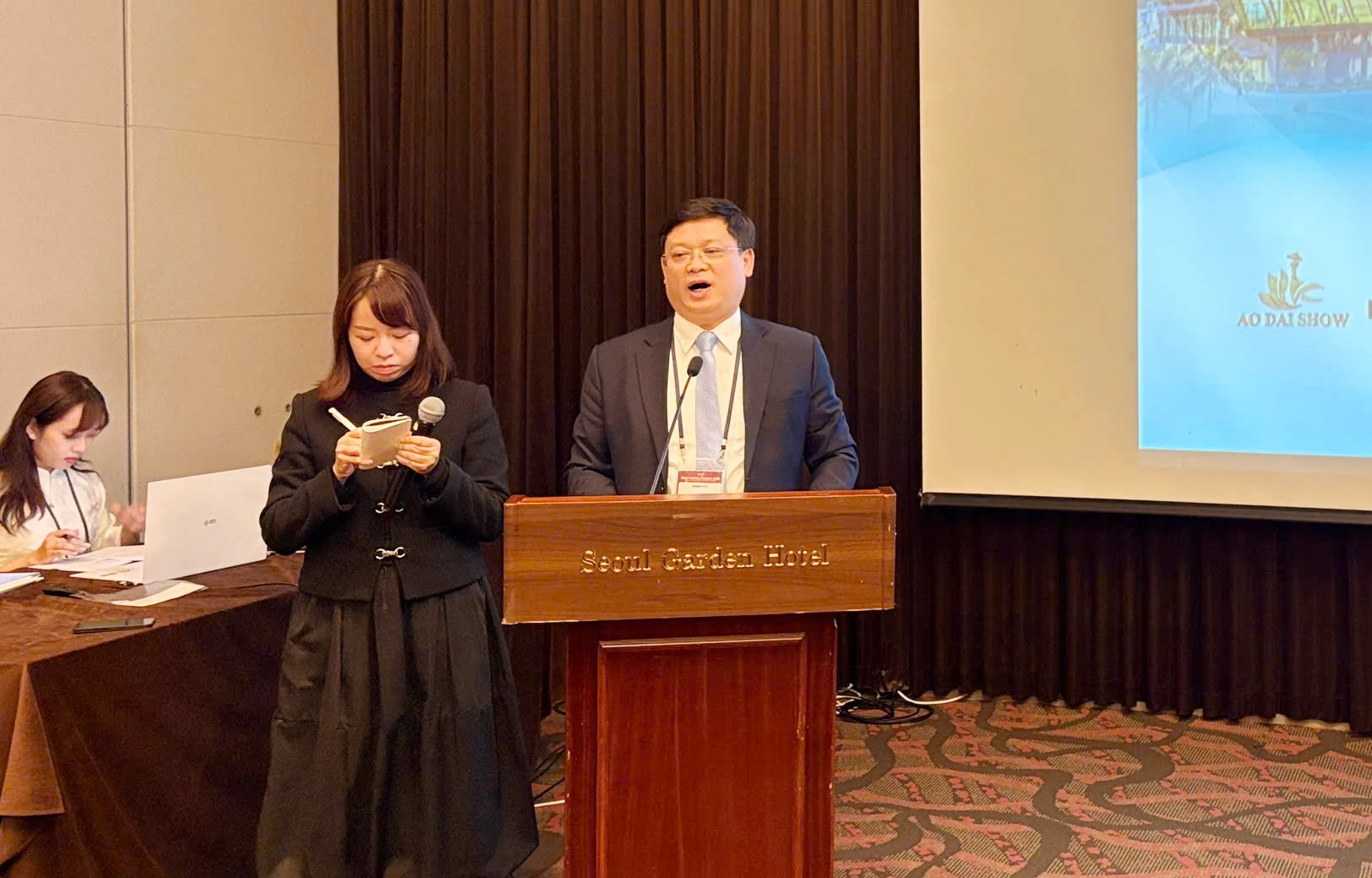 Đồng chí Phó Chủ tịch Thường trực UBND TP. Huế Nguyễn Thanh Bình phát biểu tại chương trình - Ảnh: T.A