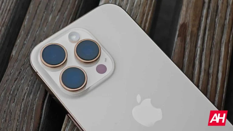 Người dùng iPhone báo cáo hiện tượng phồng pin khi bay