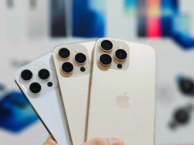 iPhone 16 Pro Max giảm giá mạnh; bưởi Diễn trồng gần Hà Nội chỉ 2.000 đồng/quả