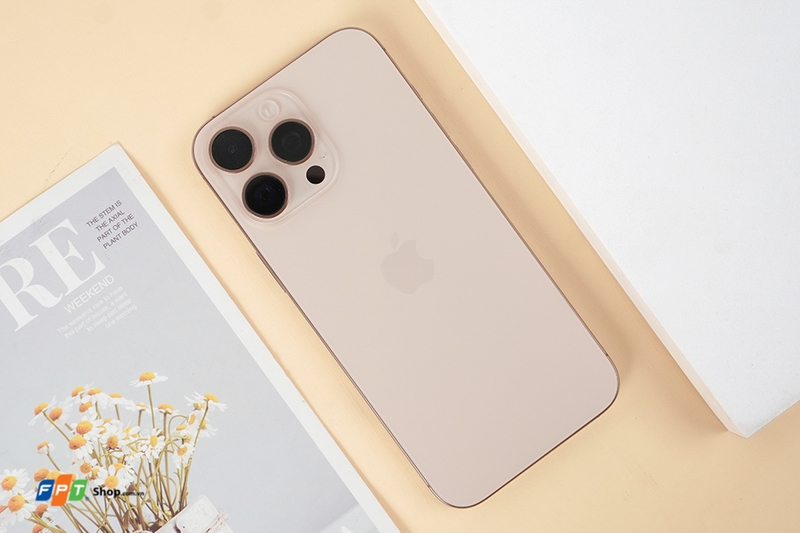 so sánh Oppo Find X8 Pro và iPhone 16 Pro Max 4.jpg