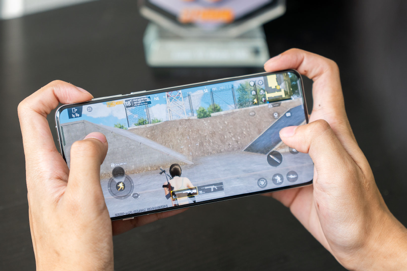 So sánh Oppo Find X8 Pro và iPhone 16 - hình 5