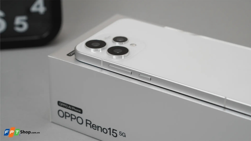 So sánh Oppo Reno15 và iPhone 16 Pro hình 3