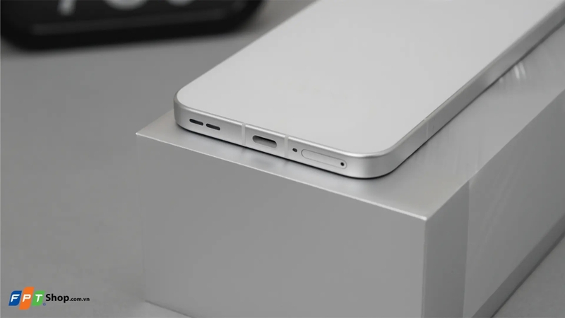 So sánh Oppo Reno15 và iPhone 16 Pro hình 11