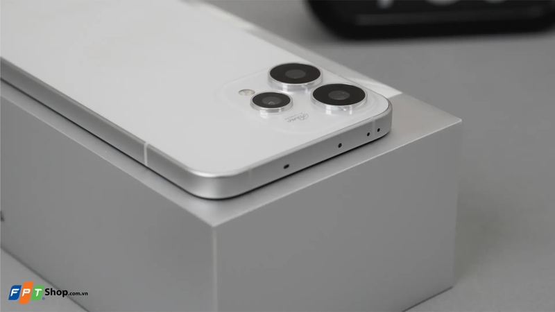 So sánh Oppo Reno15 và iPhone 16 Pro hình 7