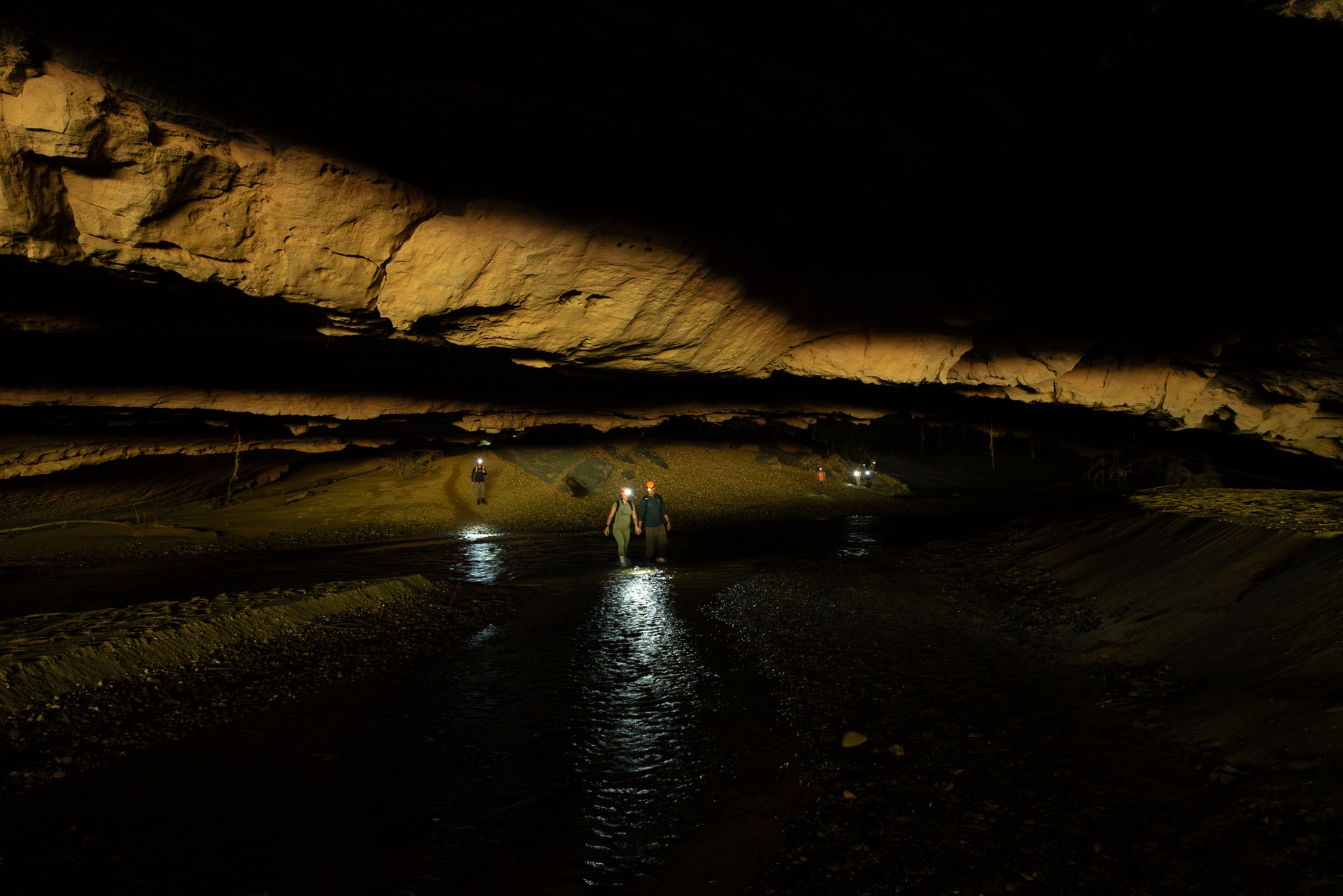 Khám phá một trong những hang động lớn nhất thế giới ở Quảng Trị - 10 Khám phá một trong những hang động lớn nhất thế giới ở Quảng Trị - 10