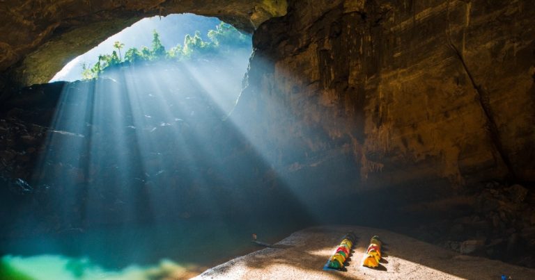 Khám phá một trong những hang động lớn nhất thế giới ở Quảng Trị