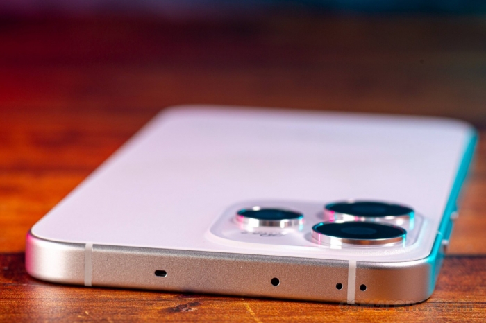 Đây là chiếc điện thoại Android thiết kế đẹp như iPhone 16 Pro Max, giá rẻ bằng nửa đáng mua nhất oppo 9