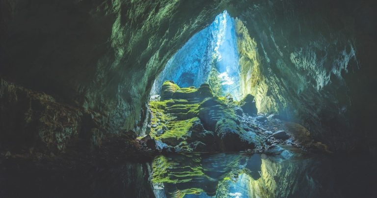 Khi giới hạn trở thành giá trị đắt giá nhất của du lịch Việt