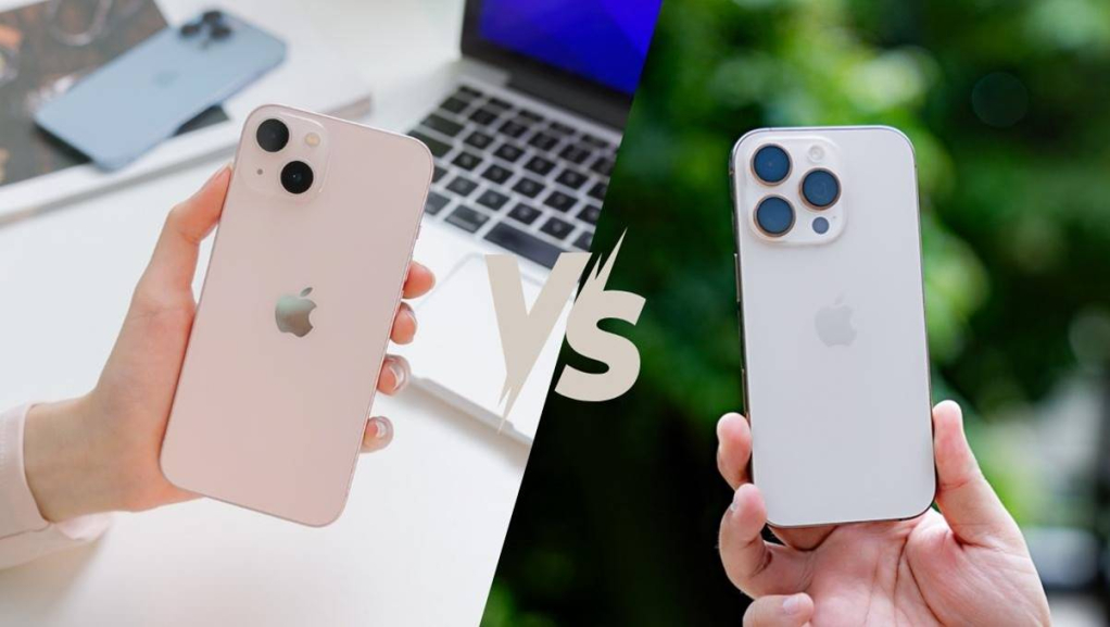 Đặt lên bàn cân iPhone 13 đã qua sử dụng và 16 Pro cũ.