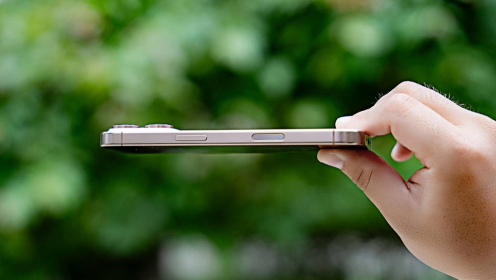 iPhone cũ còn đáp ứng tốt hay nên lên iPhone 16 Pro cũ?