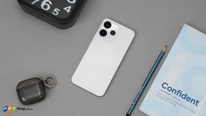 So sánh OPPO Reno15 và iPhone 16 Plus - hình 3